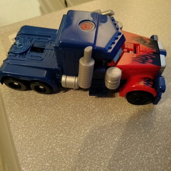 Transformers - Picture 5 of 16